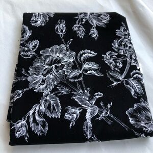 9753 FABRIC Black White Floral Toile 1 Yard Light Weight Rose Tulip